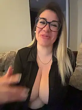 salomesweet13 live cam on StripChat
