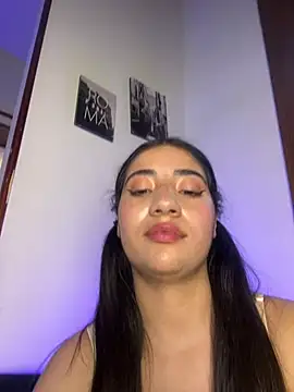 Aria_Blue_ live cam on StripChat
