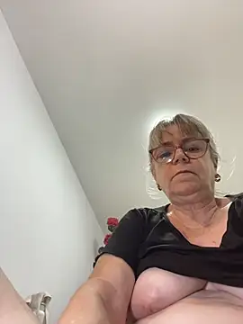 slutgold live sex cam