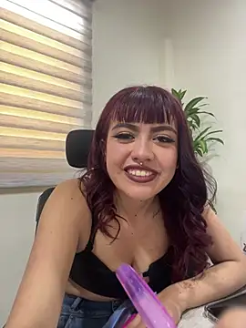 Kira_Fox- live cam on StripChat