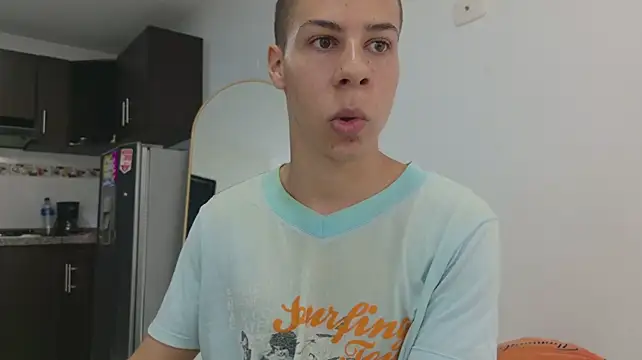 grey___27 live cam on StripChat