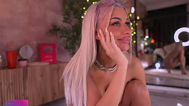 Serene_Sophiex live sex cam