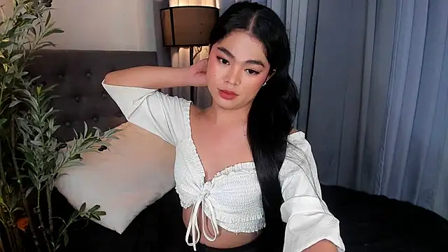 AsianHugecockAnna live cam on StripChat