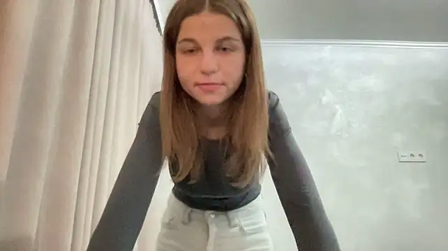 HwaTrippel live sex cam