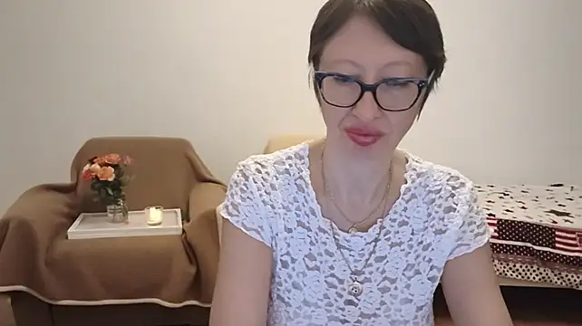 BellaRose_2020 live cam on StripChat