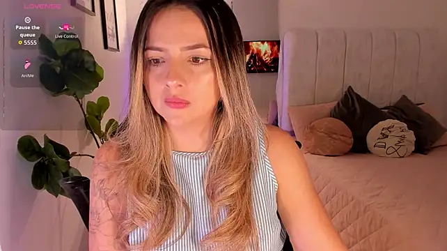 AmyWood live cam on StripChat