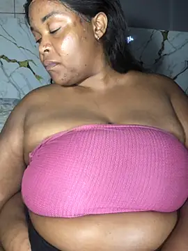 KINKYBOOTI22 live cam on StripChat