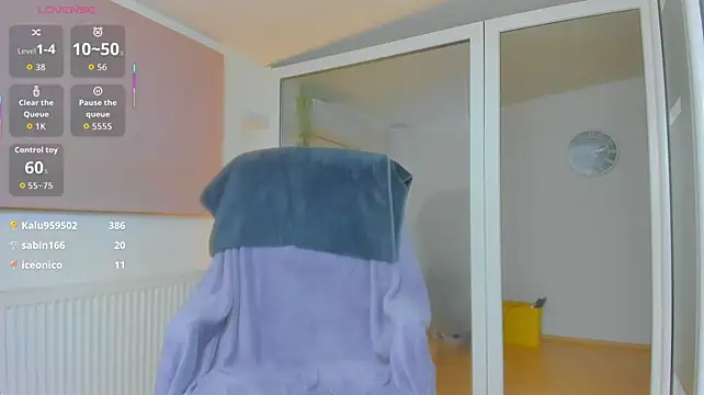 Aryanette live sex cam