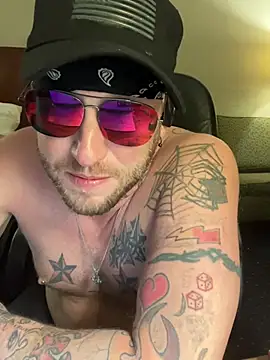 Livingpuddle live sex cam