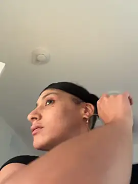 FerrariFrench live cam on StripChat