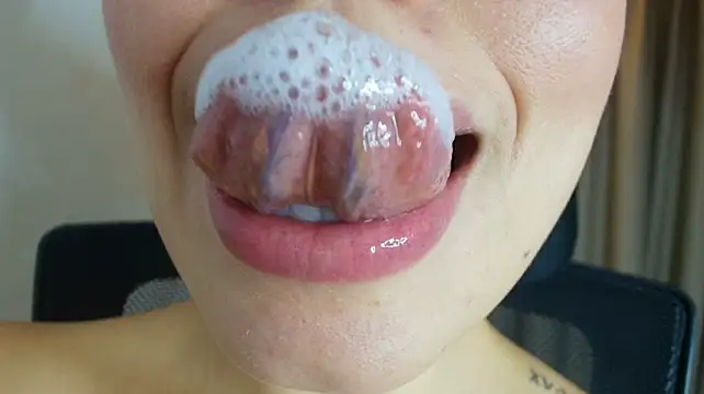 lisbet21x live cam on StripChat
