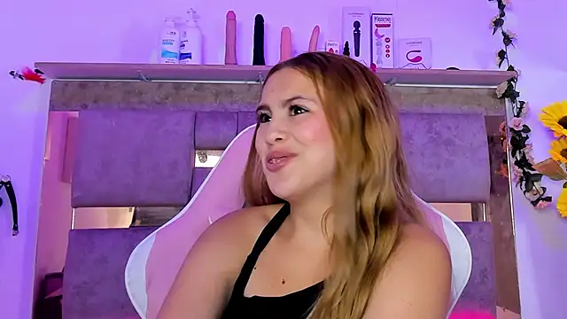 Natasha-Adams live cam on StripChat