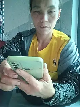 Jadi_M live cam on StripChat