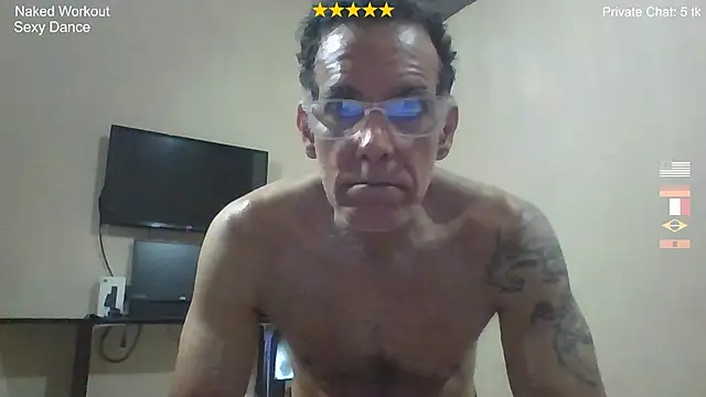 CaptainFox live cam on StripChat