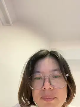 suning668 live cam on StripChat