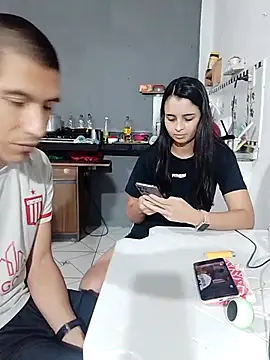 Rodri-Cami live cam on StripChat