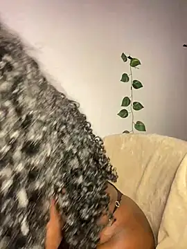 Ashlleiigh live cam on StripChat