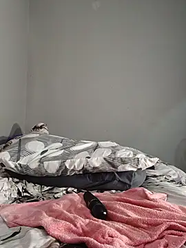 Fantasy1976 live cam on StripChat