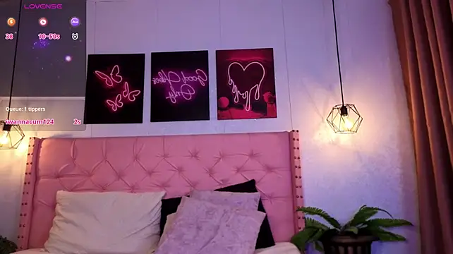 dark__nymph live cam on StripChat