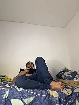 Monkey_uchiha777 live cam on StripChat