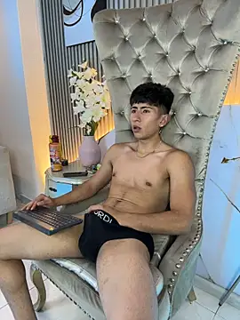 AndyJustgame_ live cam on StripChat