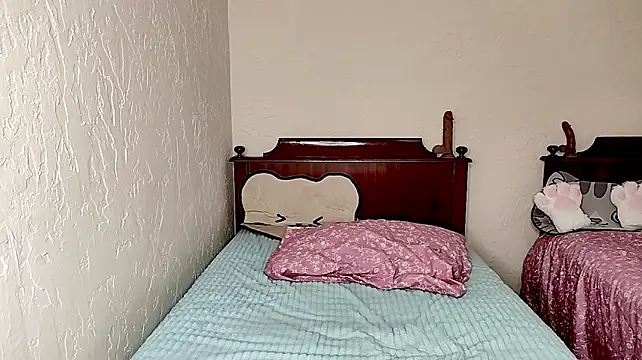 GoodBoyLuca live cam on StripChat