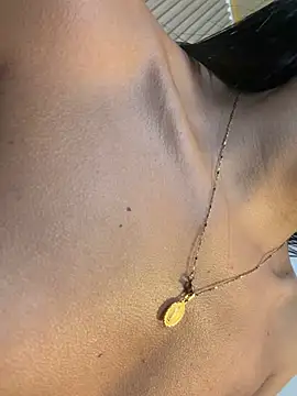 Lilybeeth live sex cam