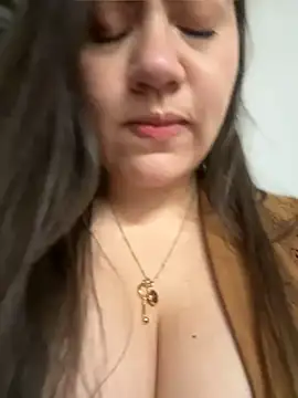 Bella_Pascualina live sex cam