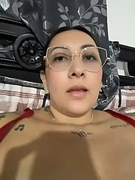 KittyObsession live cam on StripChat