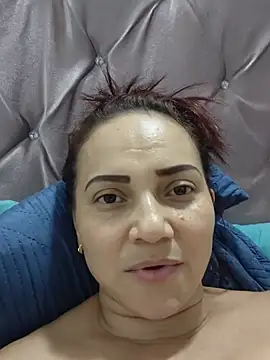 Amanda39 live cam on StripChat