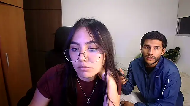 abbyyandmaxx live cam on StripChat