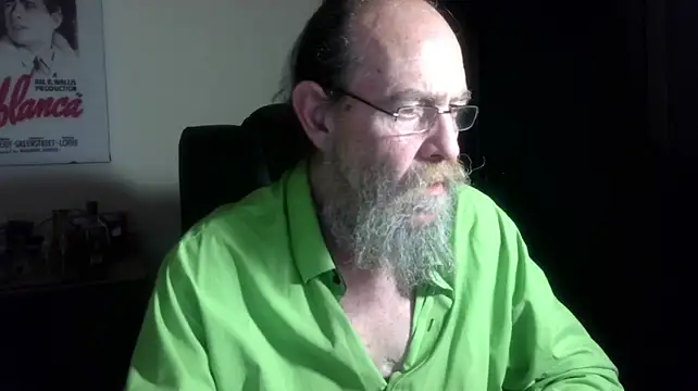 Uncle_Hottie live cam on StripChat