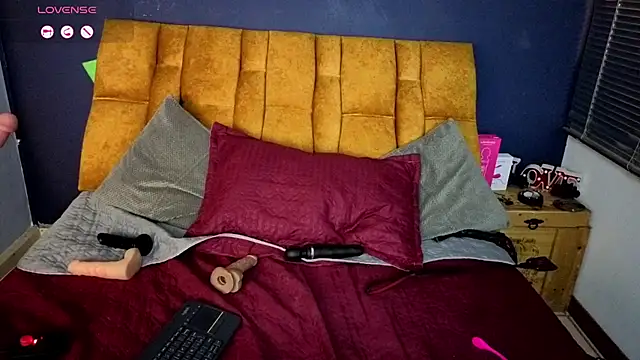 KendraaSimons live cam on StripChat