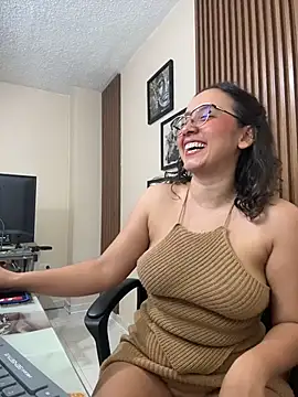 Kay_LustyWife live sex cam