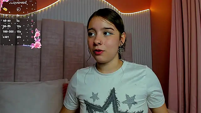 naira_velvett live sex cam
