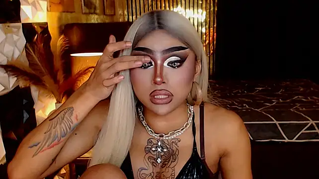 MassiveCockTrans live cam on StripChat