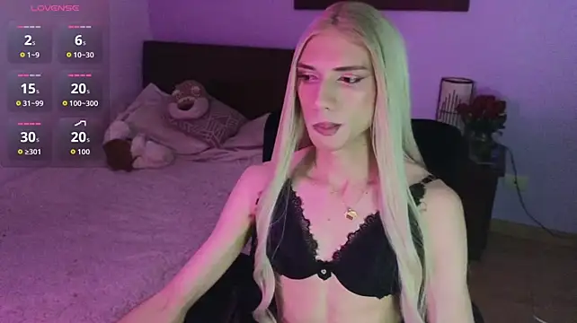 mirandahabach333 live cam on StripChat