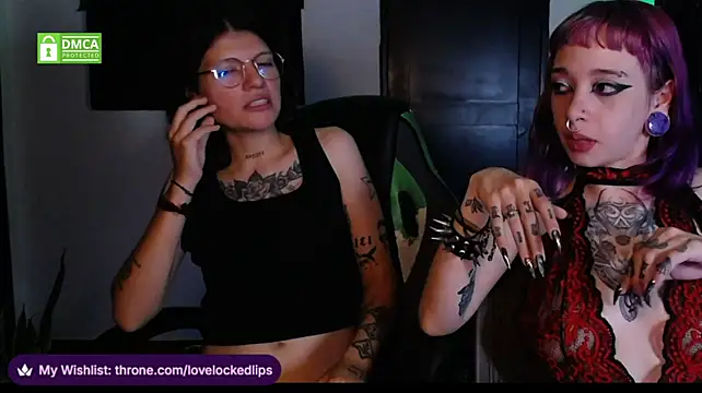 lovelockedlips live sex cam