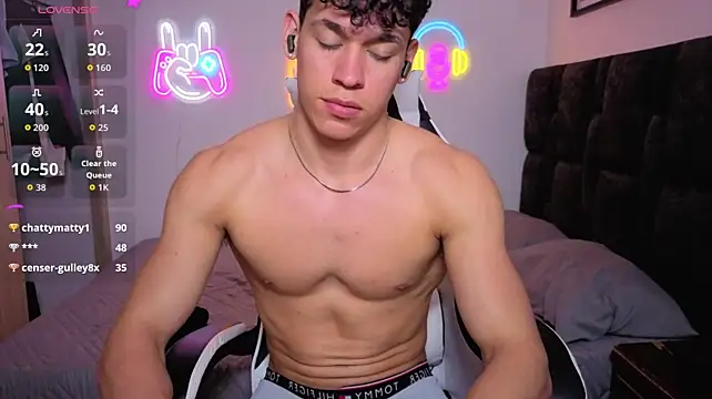 Luke_Muscle live cam on StripChat
