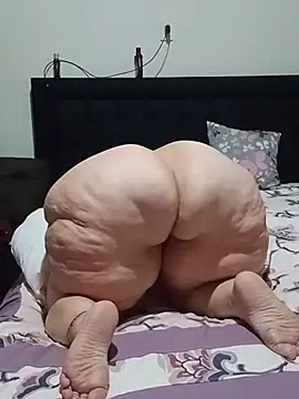 MegaAssMature live cam on StripChat
