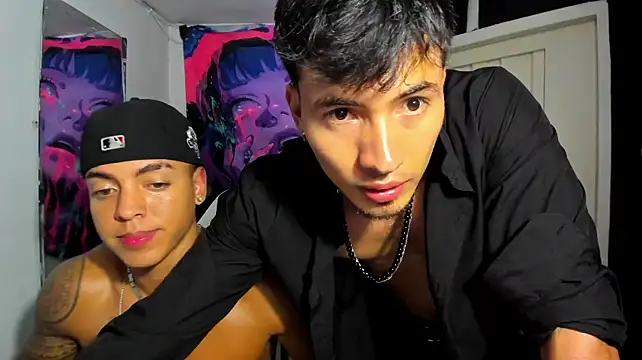 StraightFriends69 live cam on StripChat