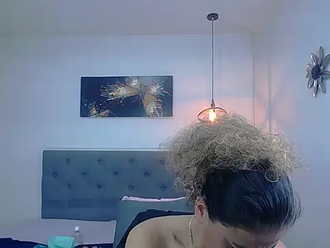 sasi_luna live cam on StripChat