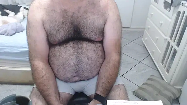 MysterBearMG live cam on StripChat