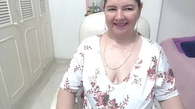 leonela_69 live sex cam