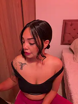 JennLeMoka live cam on StripChat
