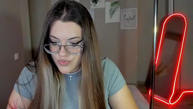 MiraTorson live cam on StripChat