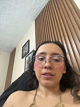 Kay_LustyWife live sex cam