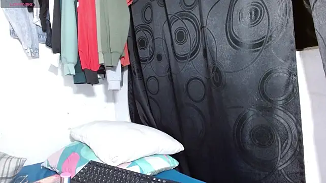 Mia_rossetty live sex cam