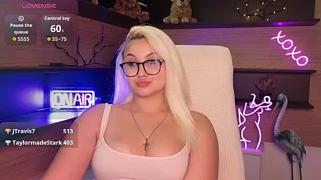 adrelaxina live cam on StripChat