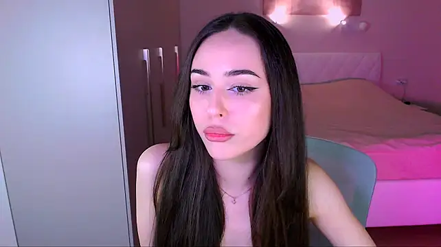 EmiliEliott live cam on StripChat